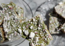 Cargar imagen en el visor de la galería, Matcha Peppermint Almond Toffee
