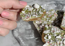 Cargar imagen en el visor de la galería, Matcha Peppermint Almond Toffee
